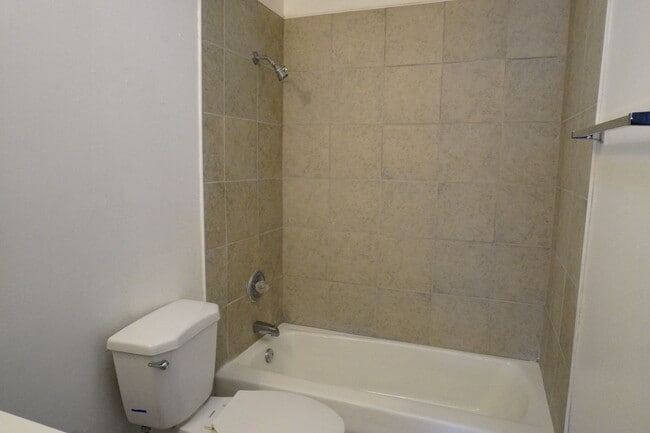 Building Photo - Beautiful Remodeled Duplex with 3 bed-1.5 bath in 79912