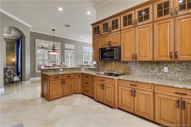 Building Photo - 5628 SW Gray Fox Dr