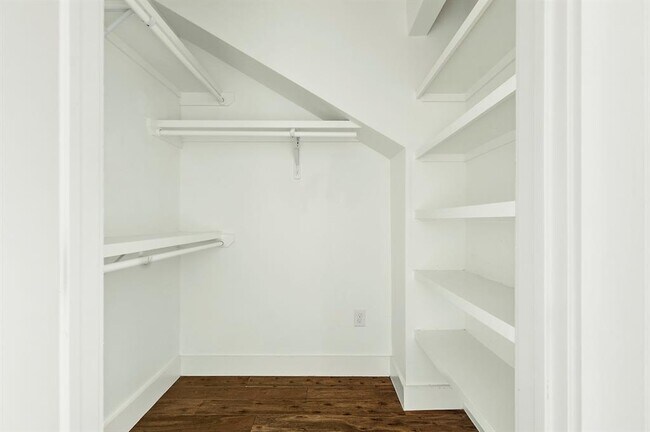 Building Photo - 1104 Marcy St