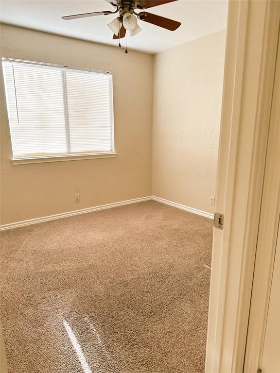 Building Photo - 812 Primrose Ln