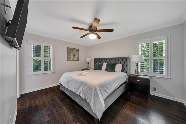 Building Photo - 5592 Colton Dr NE