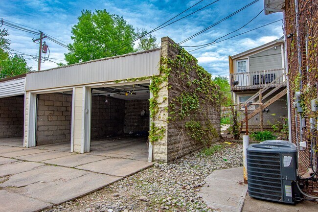 Building Photo - 4934-4936 Davenport Street