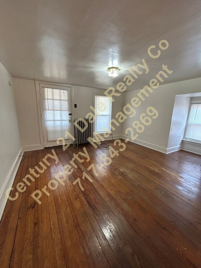 Building Photo - 362 W Broadway