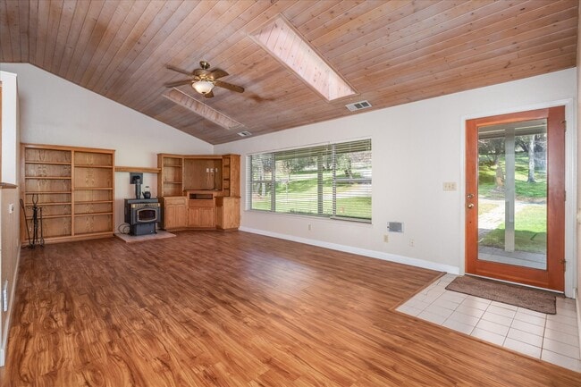 Building Photo - 51674 Rd 426