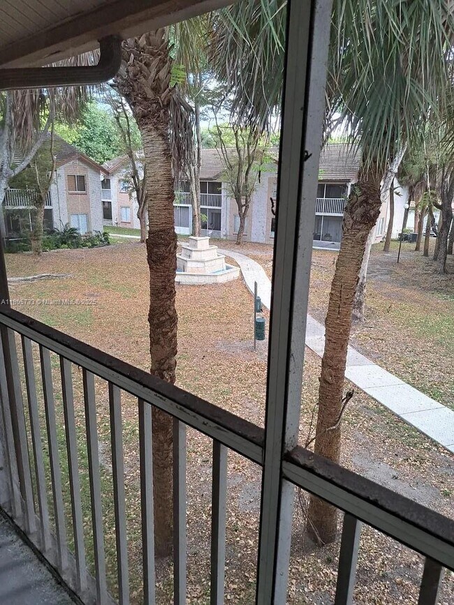 Building Photo - 9277 SW 138th Pl