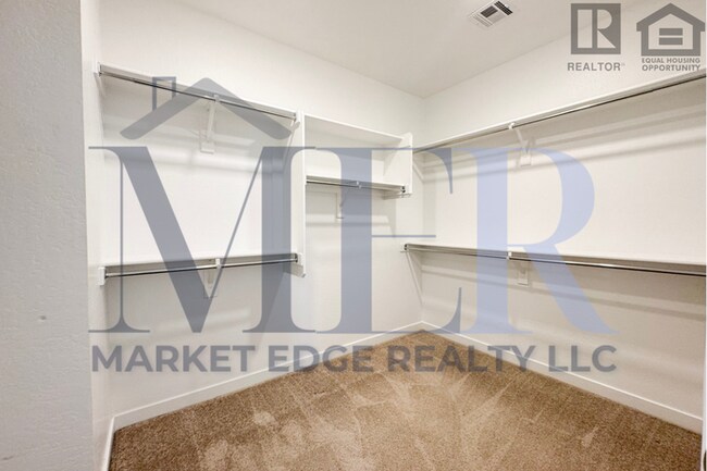 Building Photo - 2Bed/2Bath Gated Turnkey Home in Wickenbur...