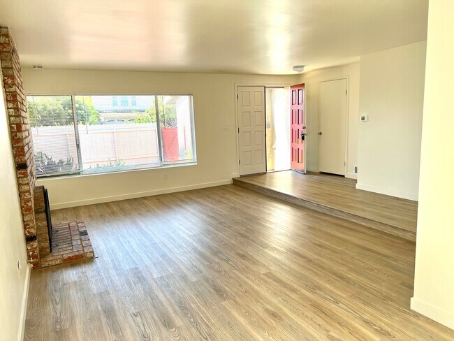 Building Photo - 4490 Cather Ave
