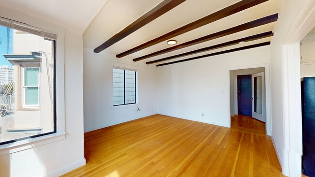 Building Photo - 1630 Jones St