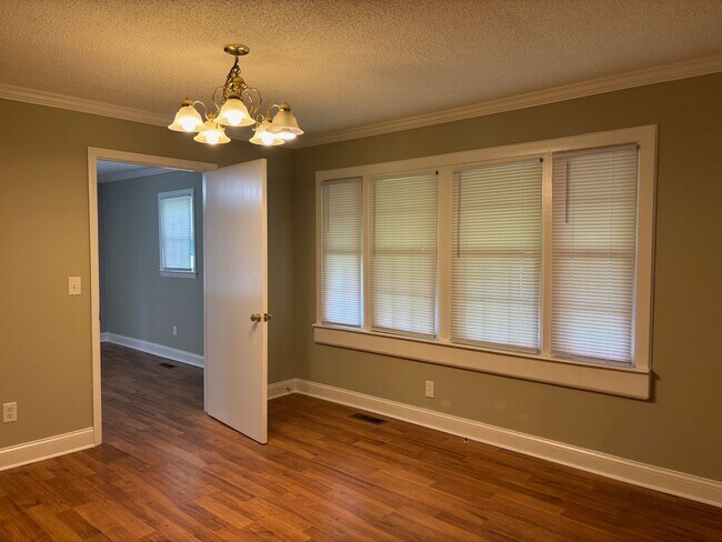 Building Photo - 3 BED, 2 BATH HOME LOCATED IN RAMSEUR