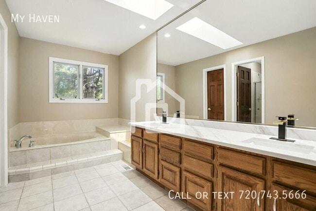 Building Photo - 16173 E Crestline Pl