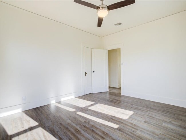 Building Photo - Cozy & Stylish 2-Bedroom Home with Spacious Backyard!  WATER, TRASH AND SEWER INCLUDED!!!!!