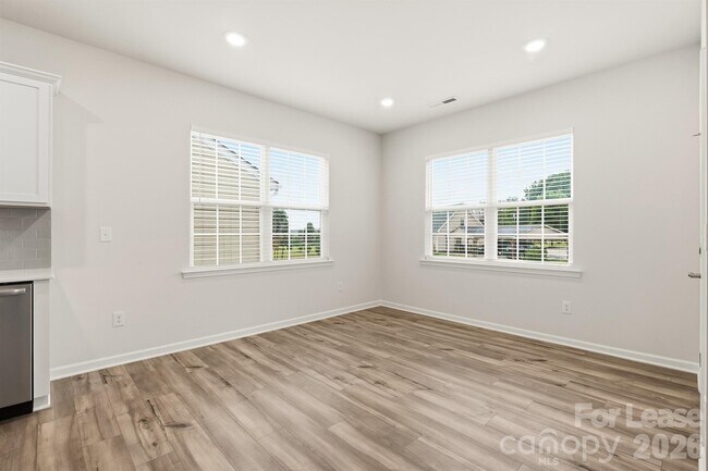 Building Photo - 162 White Apple Wy