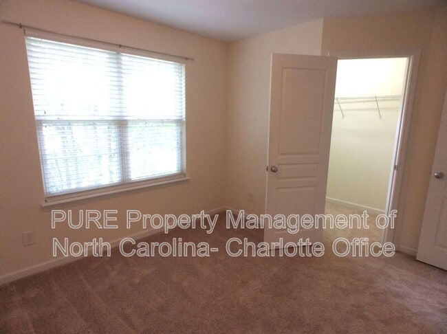 Building Photo - 5009 Sunset Ridge Ct