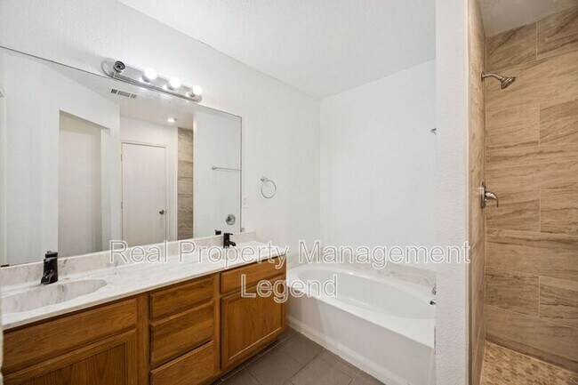 Building Photo - 8109 Dripping Springs Dr