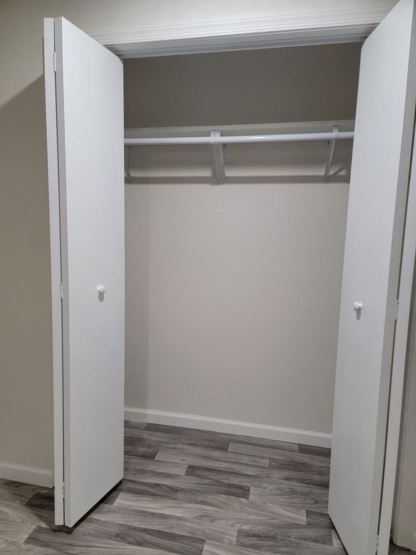 Building Photo - 170 Burnlea Rd