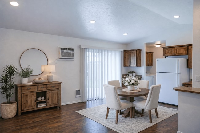 Building Photo - North Pine