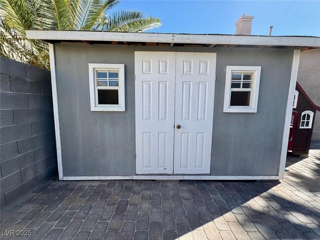 Building Photo - 7962 Traditional Ct