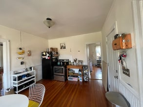 Building Photo - 366 Friendship St