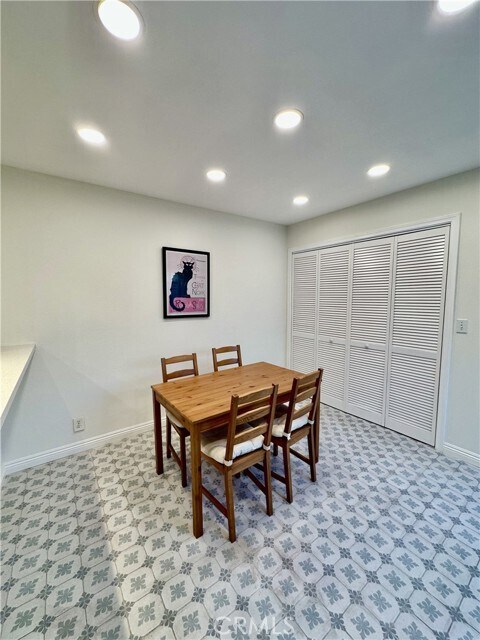 Building Photo - 19 Dartmouth