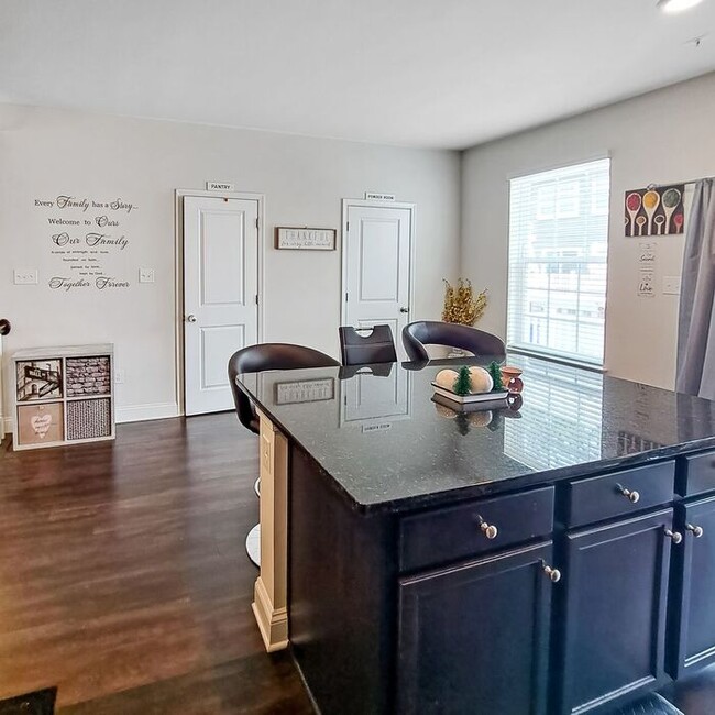 Building Photo - Gorgeous 3-Level End Unit Townhome, 3 Bedr...