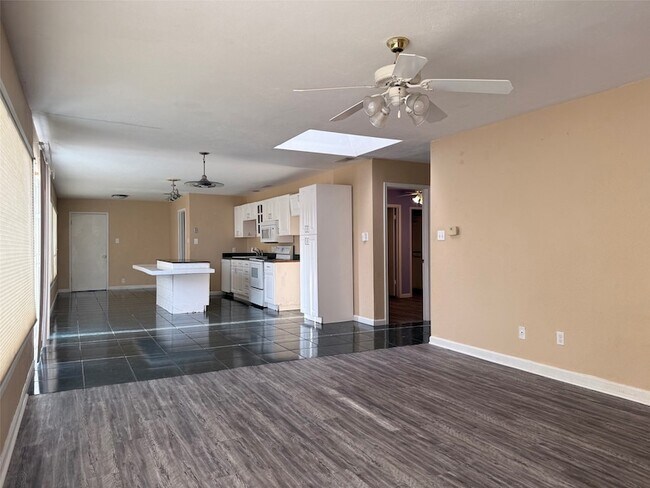 Building Photo - 2110 Lariat Trail