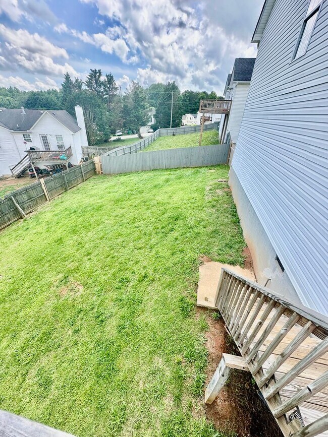 Building Photo - Villa Rica Rental