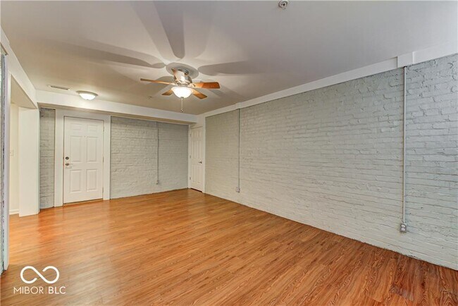 Building Photo - 655 E 24th St