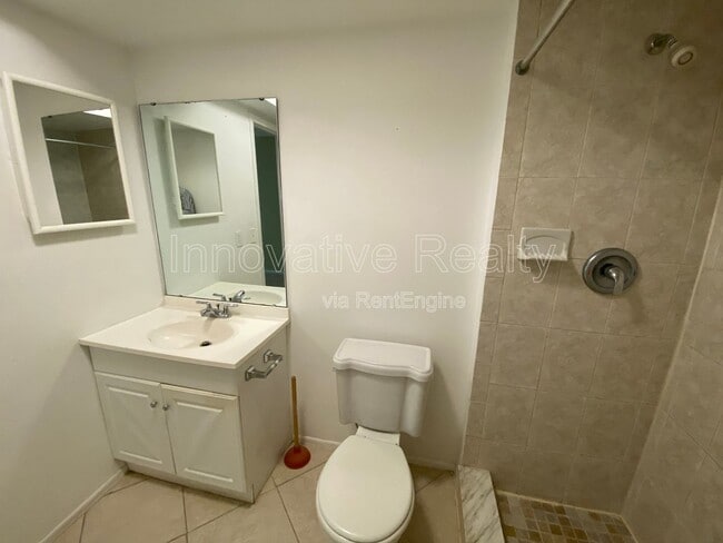 Building Photo - 623 E San Sebastian Ct