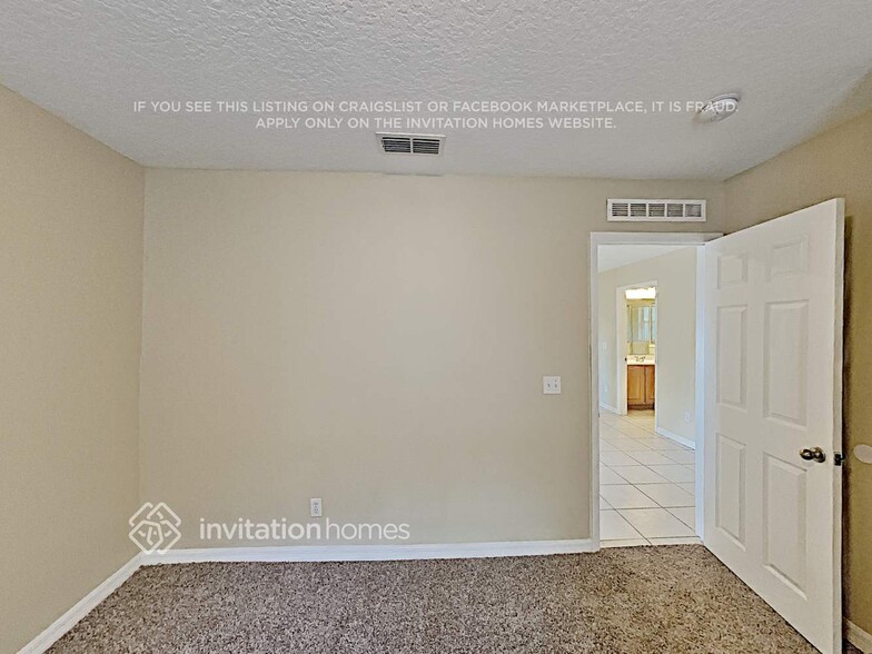 Building Photo - 2436 Delbarton Ave