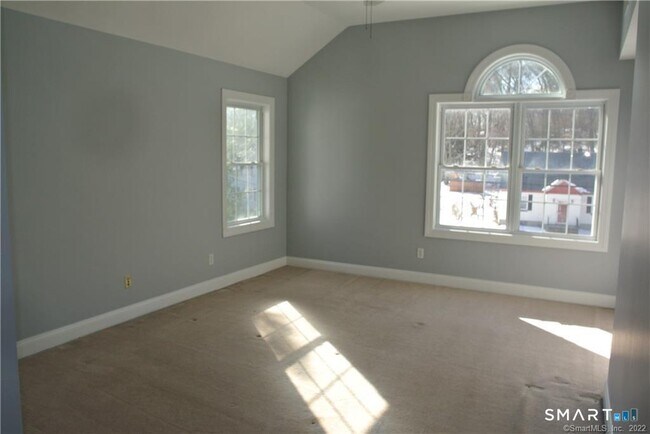 Building Photo - 1260 Cutspring Rd