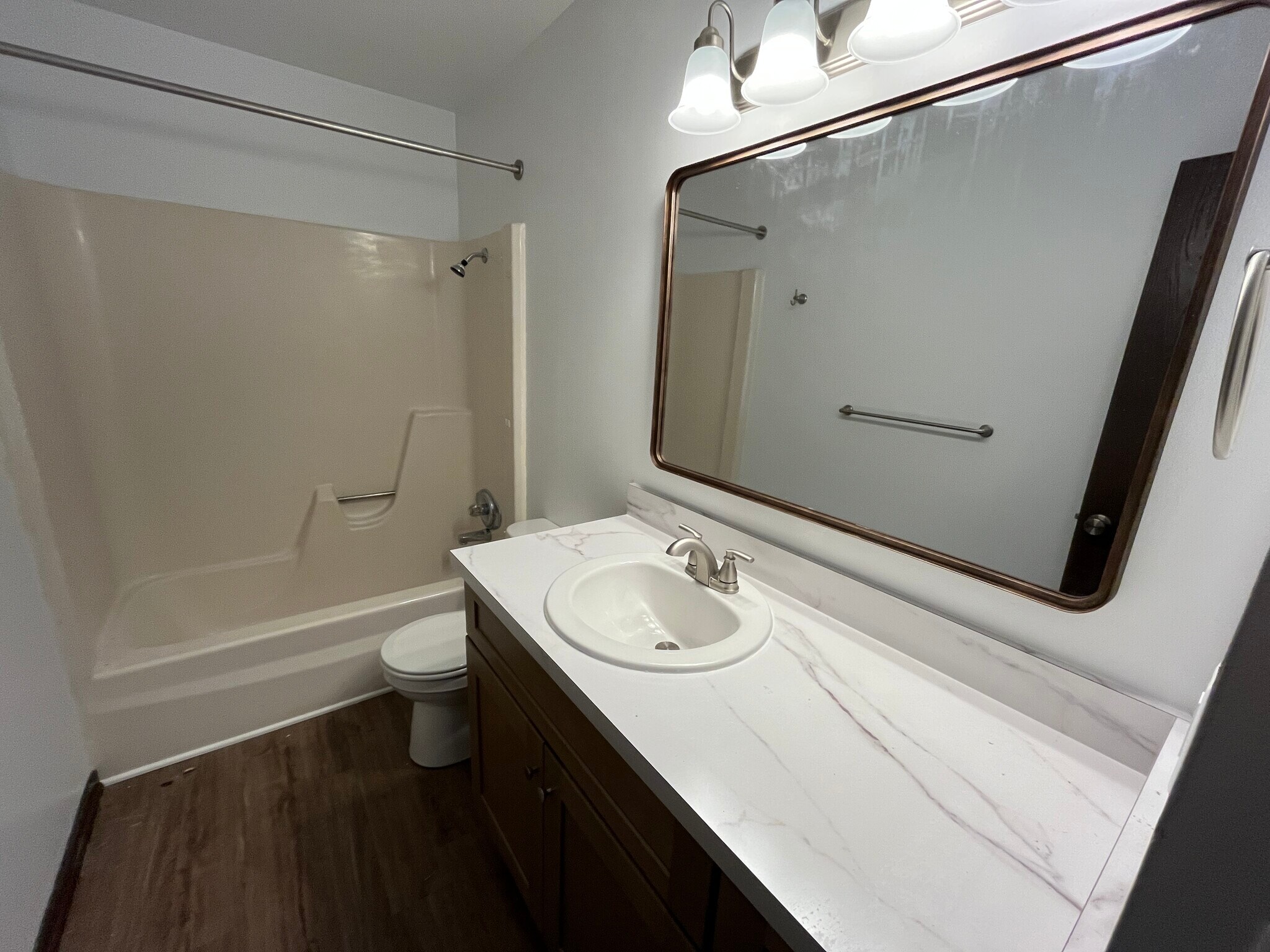 Building Photo - 358 N Jefferson St