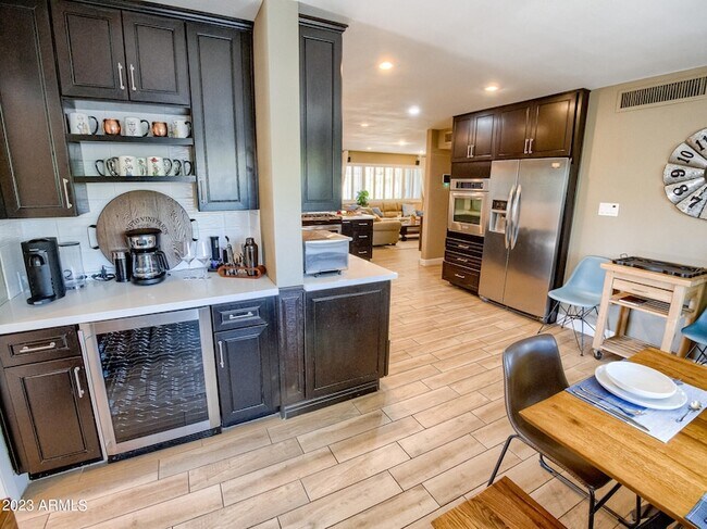 Building Photo - 2301 N 81st Pl