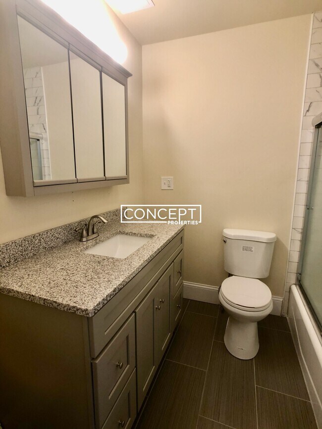 Building Photo - 11 Wait St