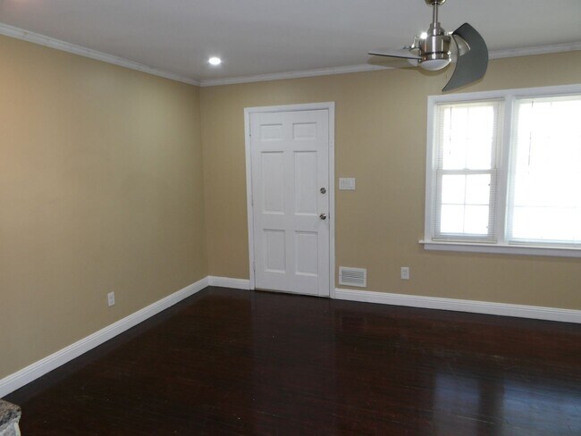 Building Photo - Single Family Home in Pine Valley Area!