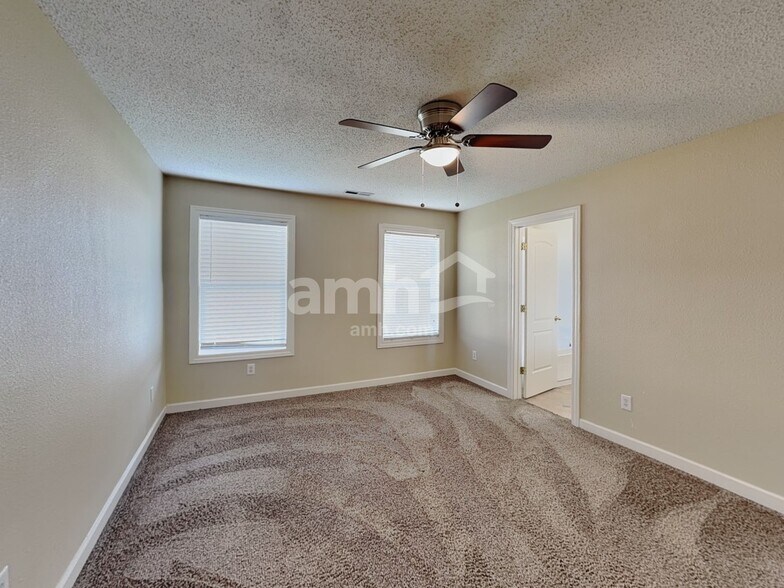 Building Photo - 5647 James Blair Dr