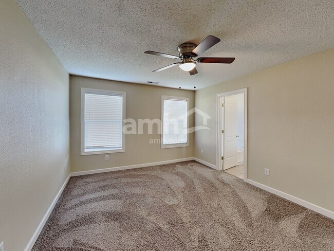 Building Photo - 5647 James Blair Dr