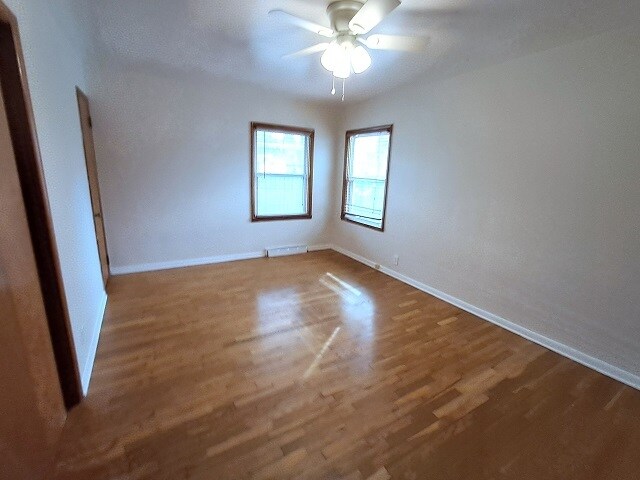 Building Photo - 220 Hunter Dr