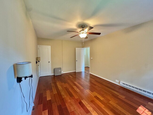Building Photo - ALEXANDRIA - CLOSE TO PENTAGON - 5 MIN WAL...
