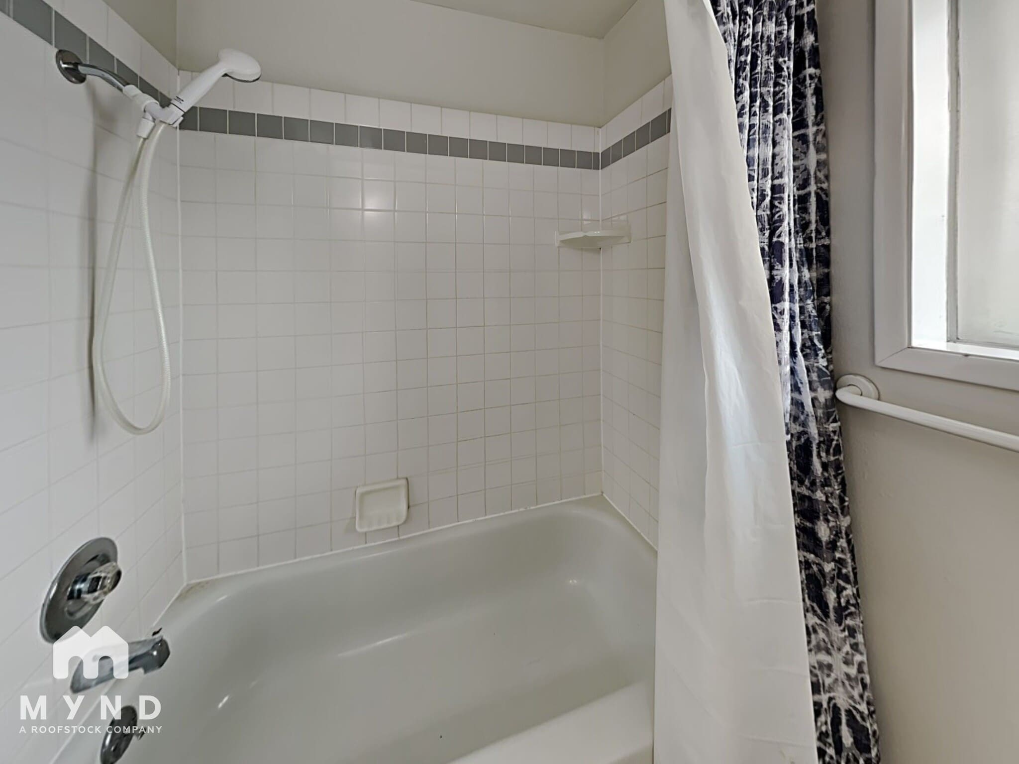 Building Photo - 705 NE 108th Ave