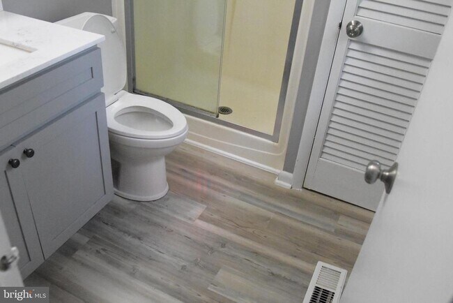 Building Photo - 936 Longfellow Ct