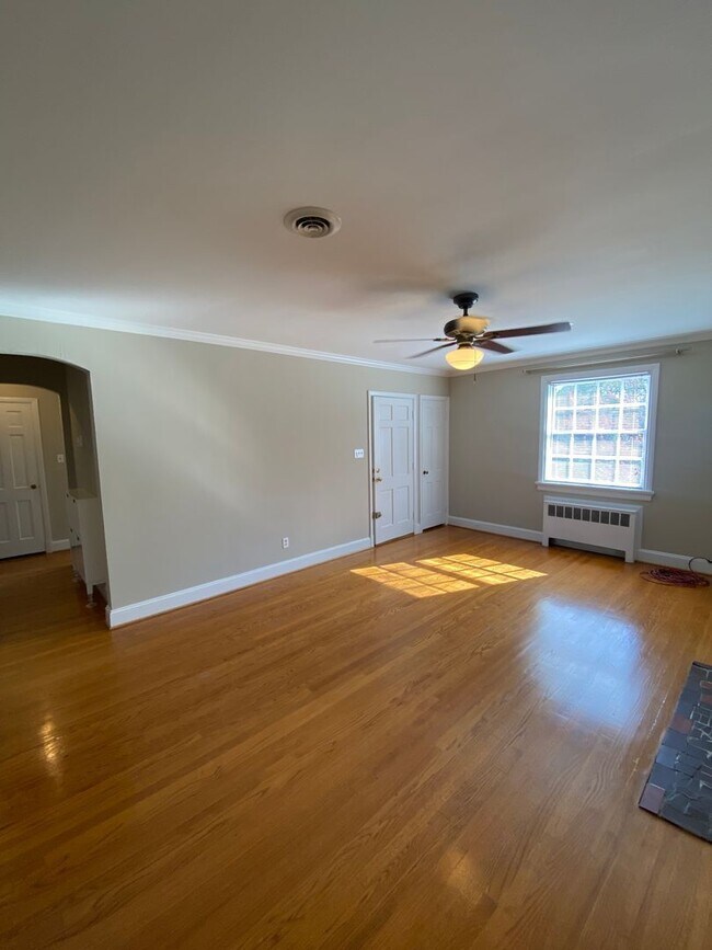 Building Photo - 3910 Cary Street Rd