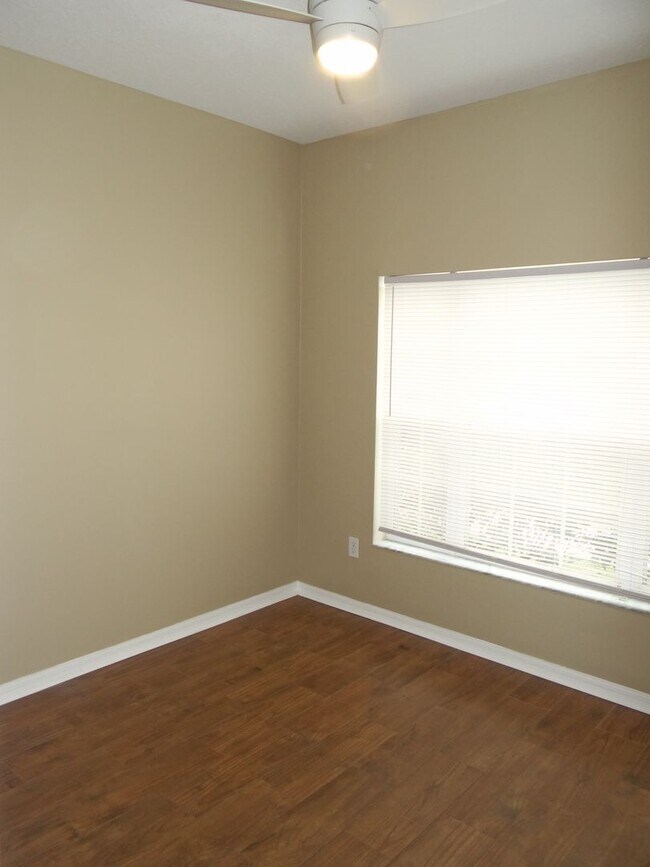 Building Photo - 12909 Kings Crossing Dr