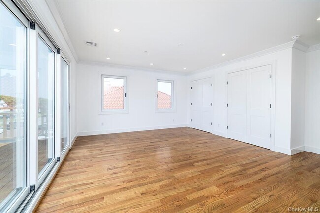 Building Photo - 622 W Penn St