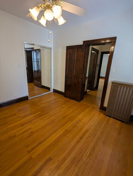 Building Photo - 3546 N Meade Ave