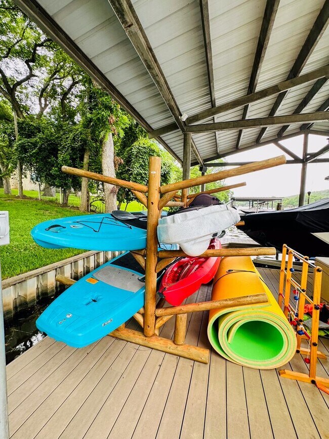 Building Photo - *** Lake Austin House * Waterfront * Lush 2 Acre Yard w/ Boat Dock * Pet Friendly * Fully Furnish...