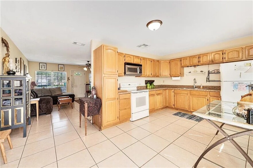 Kitchen - 636 Seminole Ave