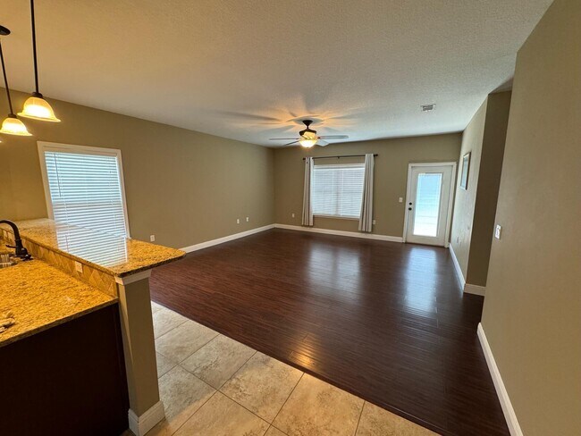 Building Photo - 41 Cactus Rd