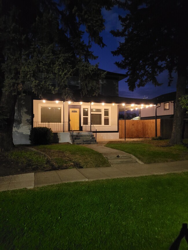 Building Photo - 303 E Indiana Ave