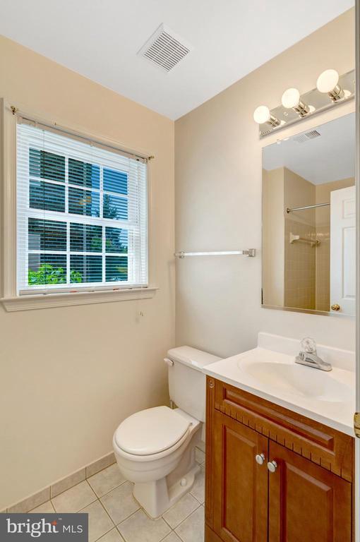 Building Photo - 5964 Norham Dr