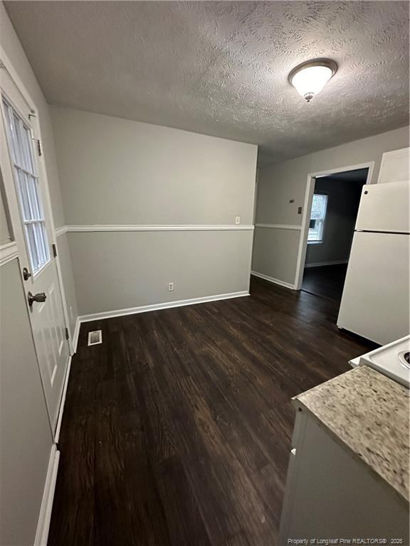 Building Photo - 4933 Ellsworth Dr